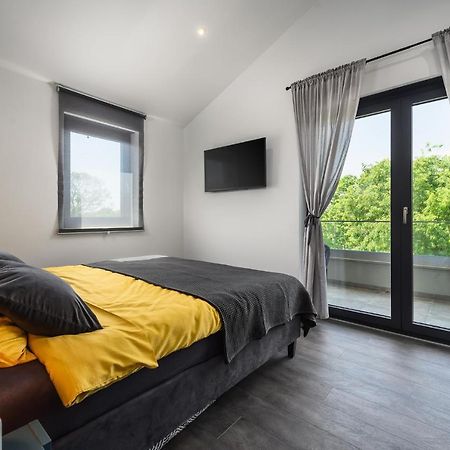 Villa Nobu Mali Vareski Ngoại thất bức ảnh